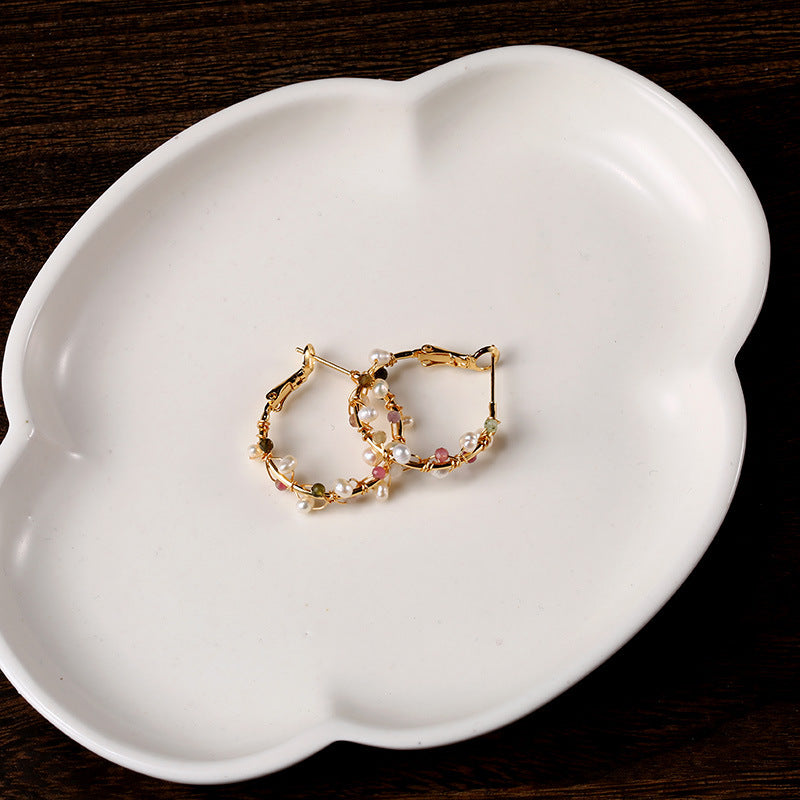 Boucles d'oreilles à petits cercles enroulés de perles