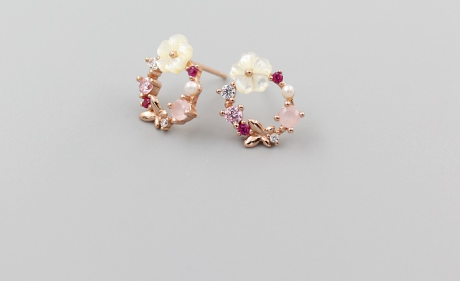 Natural shell flower earrings