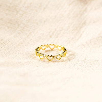 Herzförmiger 18 Karat vergoldeter Ring