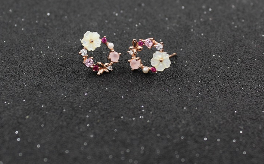 Natural shell flower earrings