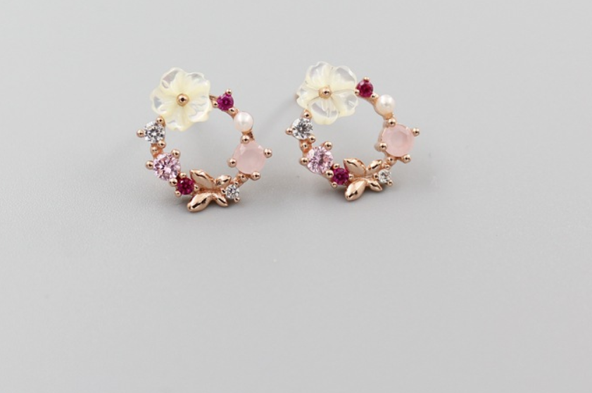 Natural shell flower earrings
