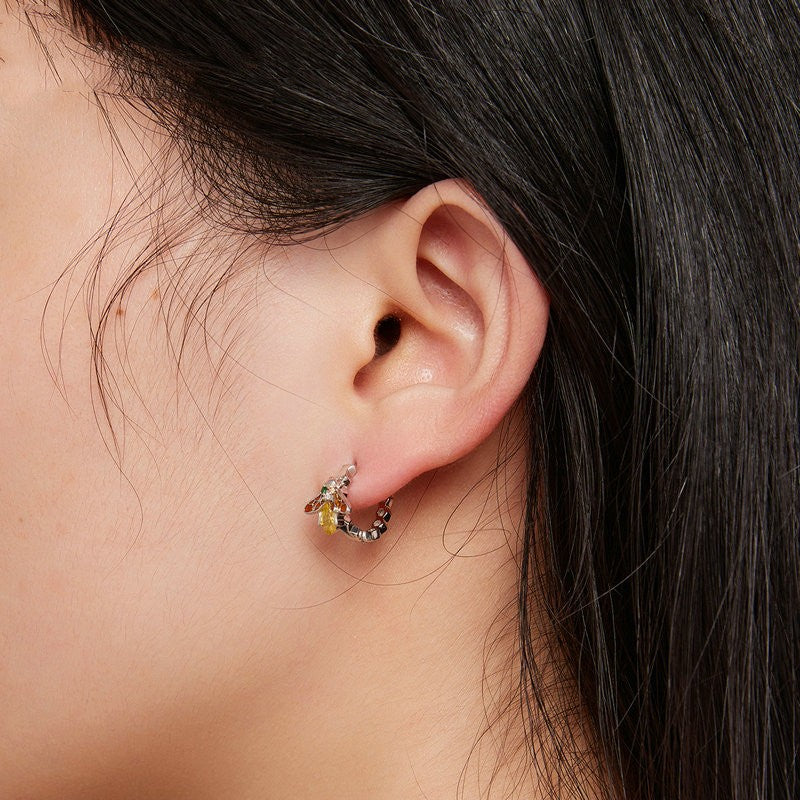 S925 Silver Bee Ear Buckle